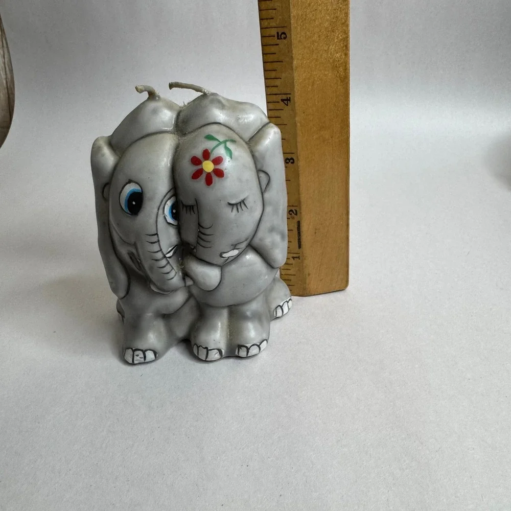 Vintage Two‎ Elephants Hugging Candle Gray 1981 Korea Unscented